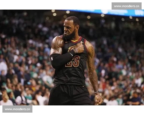 NBA最新动态：詹姆斯赛季表现强势 霍华德宣布重返联盟 引发热议